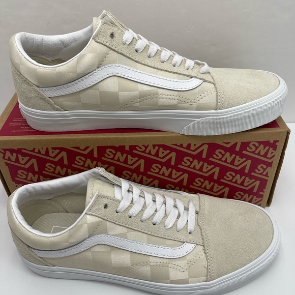 Vans Men’s Old Skool
Satin Checkerboard Turtle Sneakers 
VN000D5NDJR - Picture 3 of 16